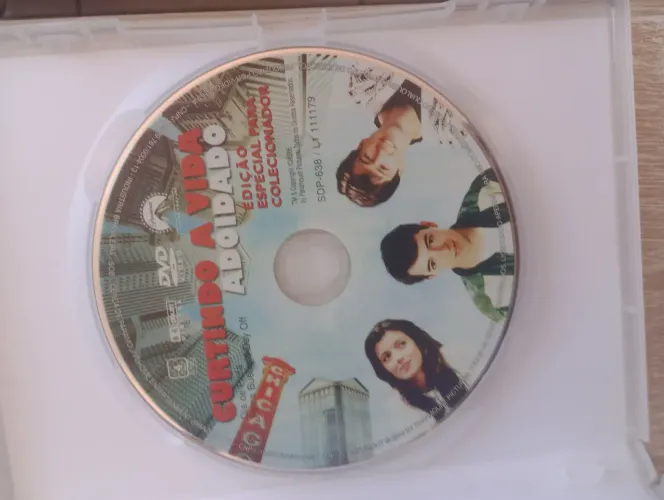 Vendo Dvd do filme curtindo a vida adoidado