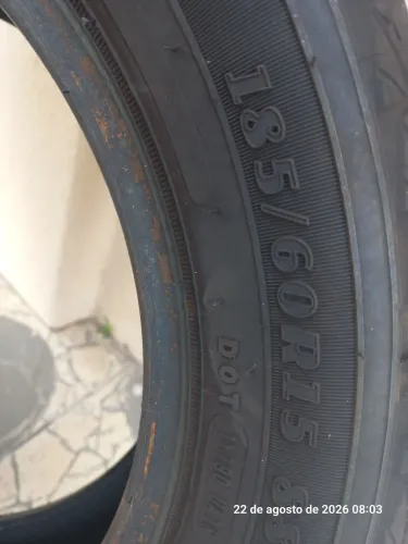 Pneu Goodyear R 15 semi novo