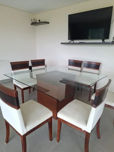 Mesa de jantar + cadeiras usadas em ótimo estado