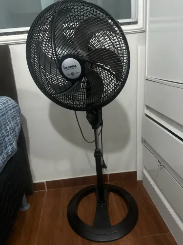 Vendo ventilador semi novo