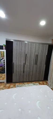 Guarda roupa 8 portas