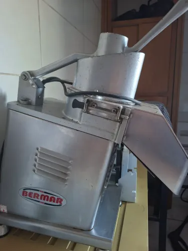 Multiprocessador de alimentos