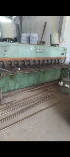 Máquina de cortar chapa de ferro