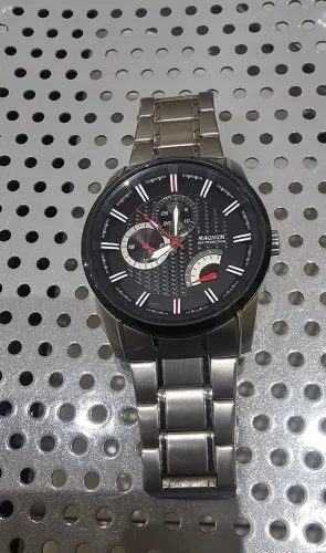 Relógio Magnum Multifunction estado de novo