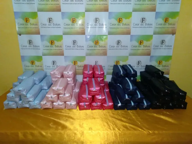 Lindos estojos disponíveis a pronta entrega