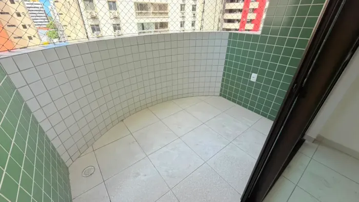 ALUGO | PONTA VERDE Apartamento de 2 quartos com móveis fixos, em uma das melhores locali