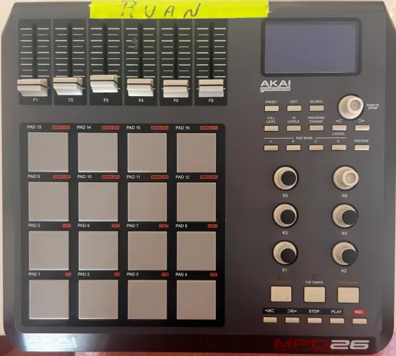 Controladora Akai MPD26