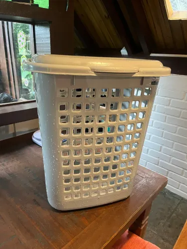 Cesto de Roupa Telado Retangular com Tampa Rischioto - 30 Litro