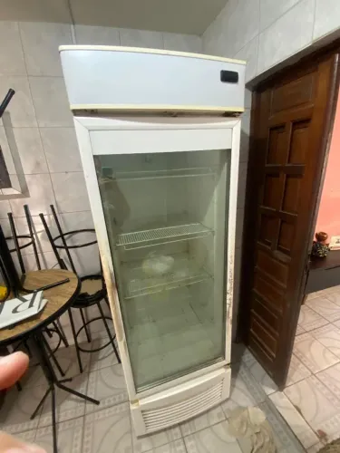 Vende-se uma freezer 1.700,00  geladeira pode colocar cerveja refrigerante etc