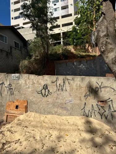 Lote / Terreno à venda em Belo Horizonte