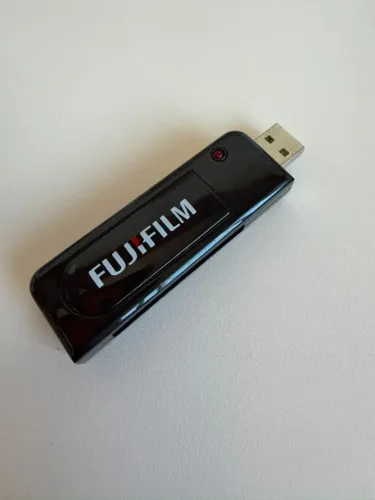 Leitor de Cartão CompactFlash (CF) Fujifilm Original USB (Modelo HY-01001)