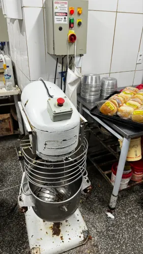 Batedeira para bolos 40L