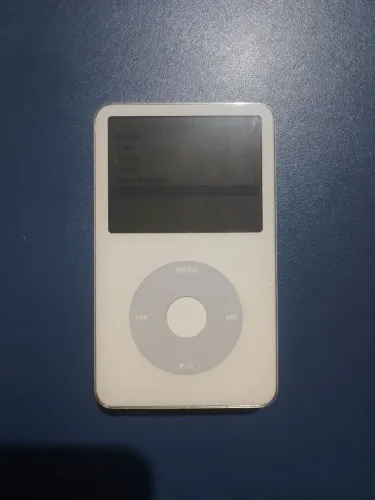 iPod Apple 80GB - Ótimo para Quem Ama Música - Funcionando Perfeitamente