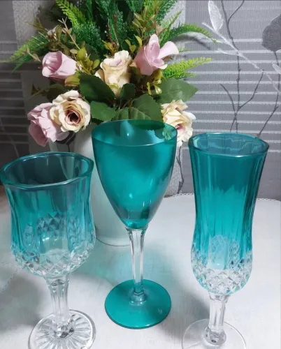 Taças para mesa posta. Caixa com 6