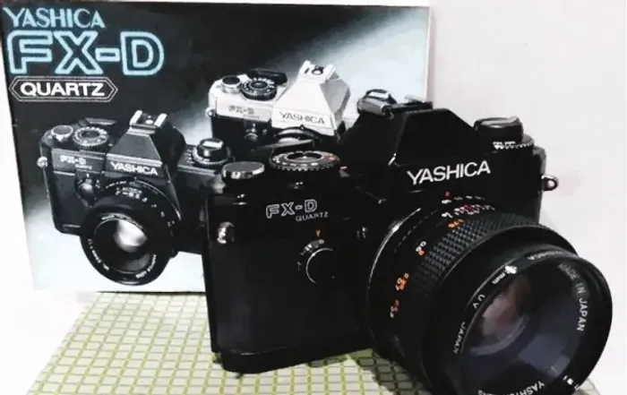 Máquina Fotográfica YASHICA FX-D QUARTZ (NÃO TESTADA)