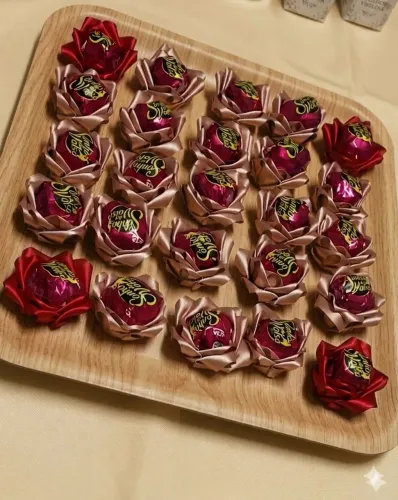 Flor de cetim para brigadeiro/bombom