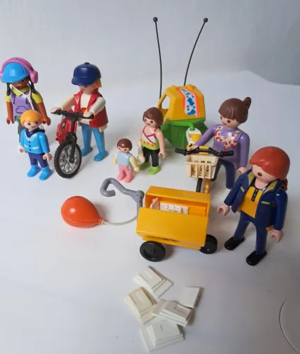 Playmobil Figuras Diversas (Preço Negociável Levando + Peças)
