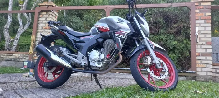 CB 250 TWISTER 2021 SUPER LINDA