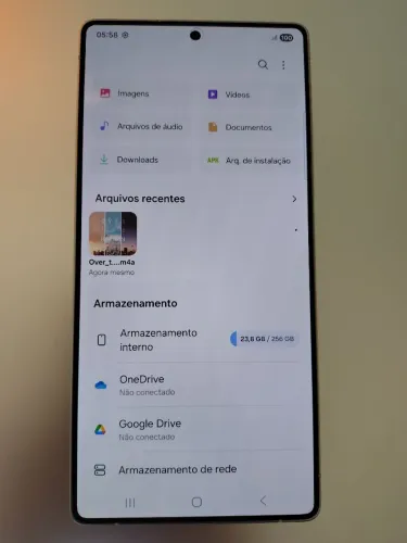 Samsung Galaxy S25 Ultra com S pen