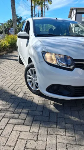 Renault Logan Expression Hi-flex 1.6 8V 4P 2015