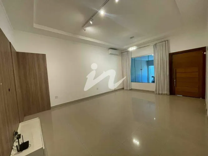 Casa com 3 dormitórios à venda, 200 m² por R$ 889.000 - Alto Umuarama - Uberlândia/MG
