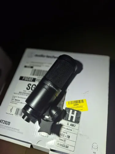 Vende-se Microfone AT2020