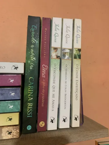 Vende-se livros de Romance de época 