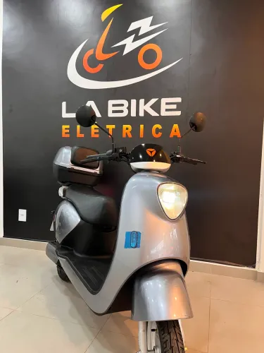 Scooter Elétrica Yadea M6H 