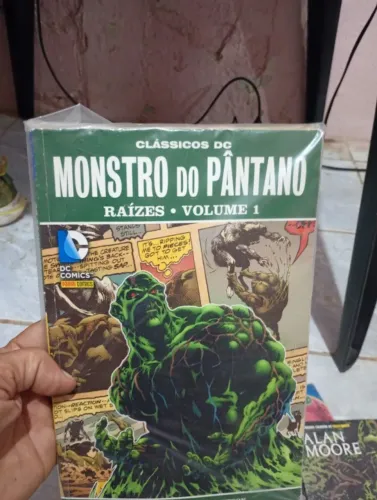 Gibi Monstro do Pântano Raízes (Volume 1)