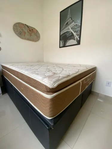 Cama Casal Ortobom Ouro Spring + Cama Box Baú Bipartido Corino (Impecável!)