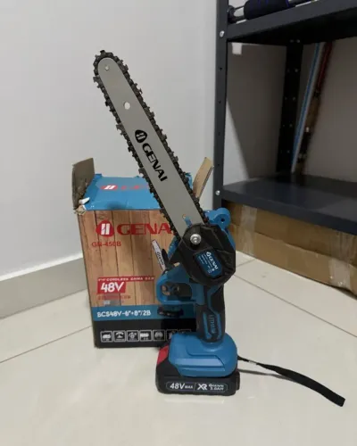 Mini Motosserra Elétrica 21V com 2 Baterias Semi Nova