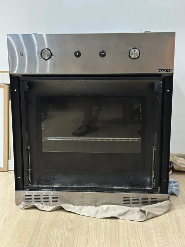 Forno elétrico funcionando perfeitamente, o vidro da frente.