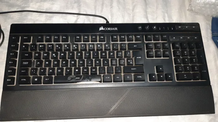 Teclado Corsair K55 RGB