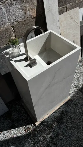Lavatório esculpido em excelente porcelanato !