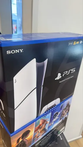 PS5 Slim Digital 825GB com 2 jogos 