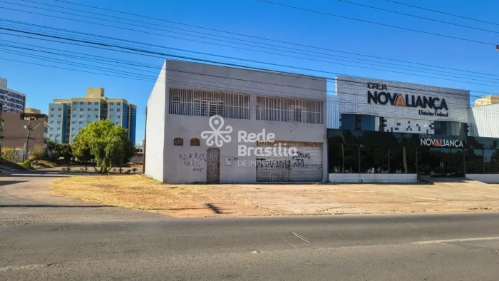 QN 305 - APT E LOJA - Alugando o Predio Todo