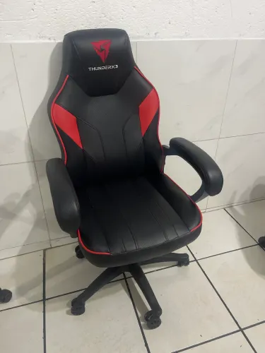 Cadeira gamer THUNDERX3