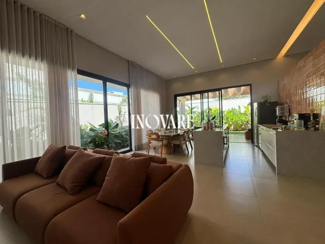 Casa com 3 dormitórios à venda, 230 m² por R$ 2.490.000,00 - Granja Marileusa - Uberlândia
