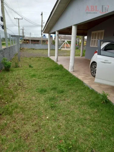 Casa 02 Dormitórios de Esquina próximo a Praia em Balneario Gaivotas