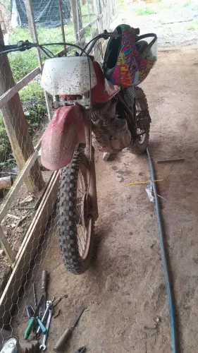 Xlx boa pra roça motor de Crf 230 ótimo estado sem nenhum vazamento 