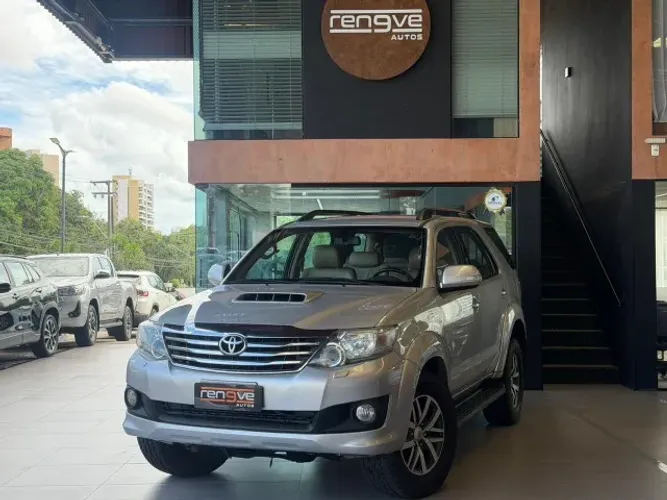 Toyota Hilux SW4 SRV D4-d 4X4 3.0 TDI Dies. AUT 2013