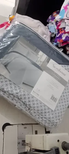 Vendo colcha de cama casal 3 peças