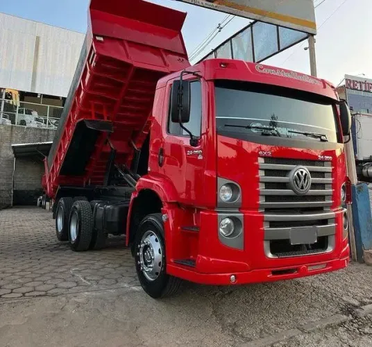 vw 24250 6x2 ano 2011