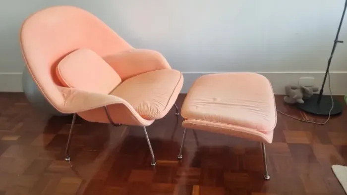 Poltrona womb chair + puff ( designer Eero Saarinen)
