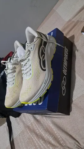 Vendo tenis VELOZ 3 OLYMPIKUS arenito