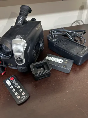 JVC GR-AX720U Compact VHS-C Original + Bolsa + Controle + Carregador | Vintage 1997 