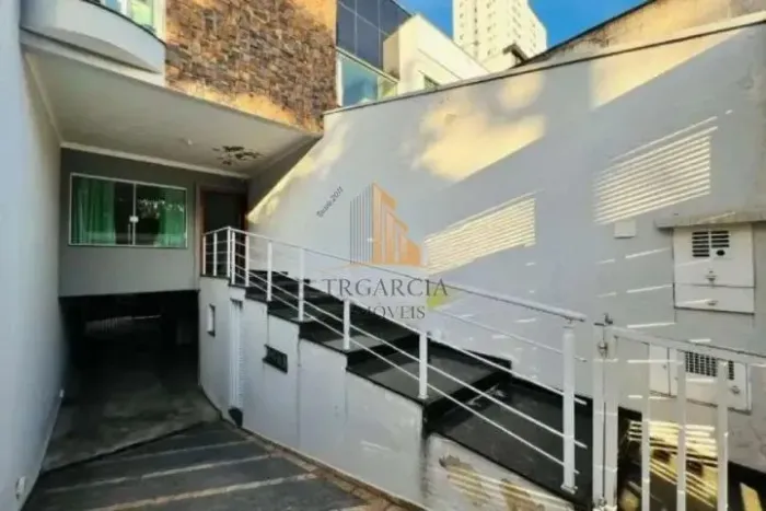 Sobrado à venda no Tatuapé, SP | 3 suítes, 200m², 5 vagas