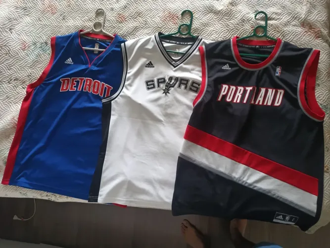 Regatas de times da NBA (Pistons, Blazers, Spurs)