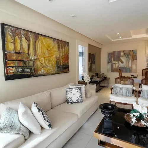 Vendo Apartamento no Monte Olimpo, 03 Vagas de Garagem.
