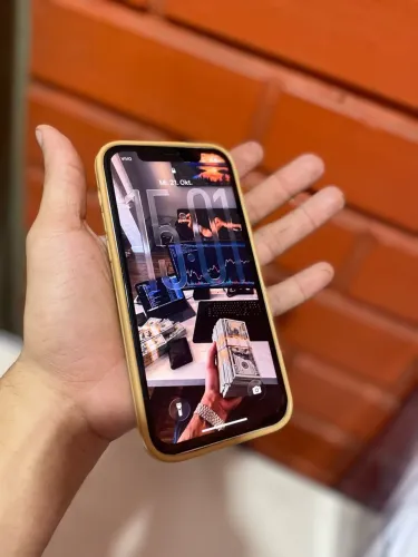 IPHONE 12 BRANCO 64GB PRA SAIR LOGO!!